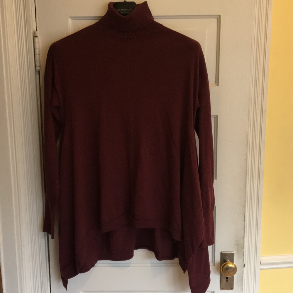 Maroon turtleneck